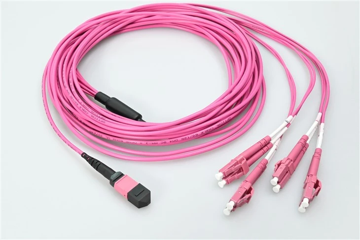 MTP σε LC 8-Fiber OM4 Plenum Breakout Cable with 0,35dB Low-Loss MTP Connector