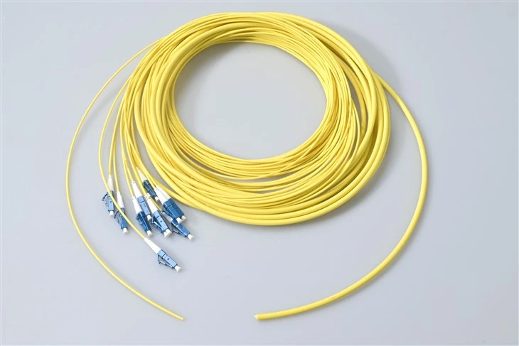 SC/UPC 12-Core Optic Fiber Pigtail, 9/125 SM 0,9mm PVC/LSZH