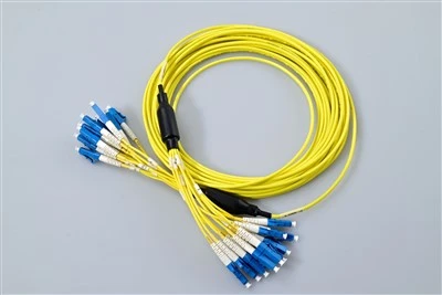 Καλώδιο οπτικών ινών Patch Cord Lc 12 CORE Bundle Optical Cable