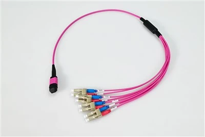 Καλώδιο εμπλάστρου οπτικών ινών LC σε MPO 8 Core 3,0 mm OM4